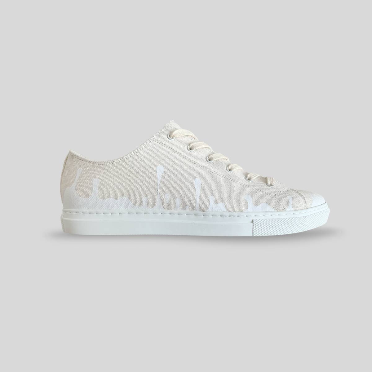 Mirage Canvas Low-Top — Beige/Sandy Canvas Sneakers